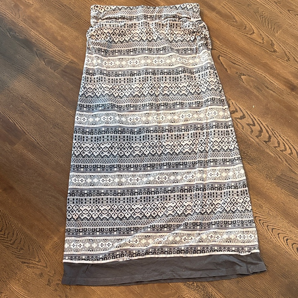 Kuhl Geometric Gray and‎ White Maxi Skirt